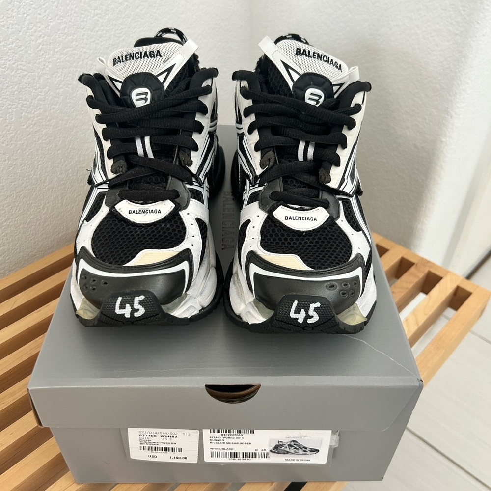 Balenciaga Runner Sneakers White Black Size 45 EU | Authentic | Box & Dust Bag